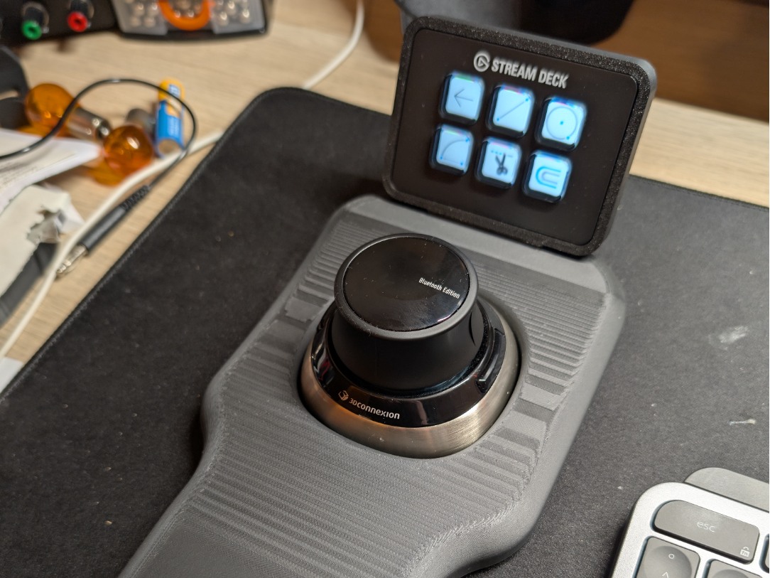 Spacemouse Wireless und Streamdeck Dock