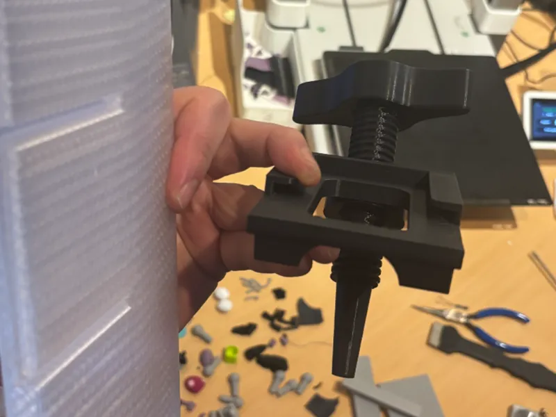 Shelves that go on TOP of your monitors! "Whaaa?!"