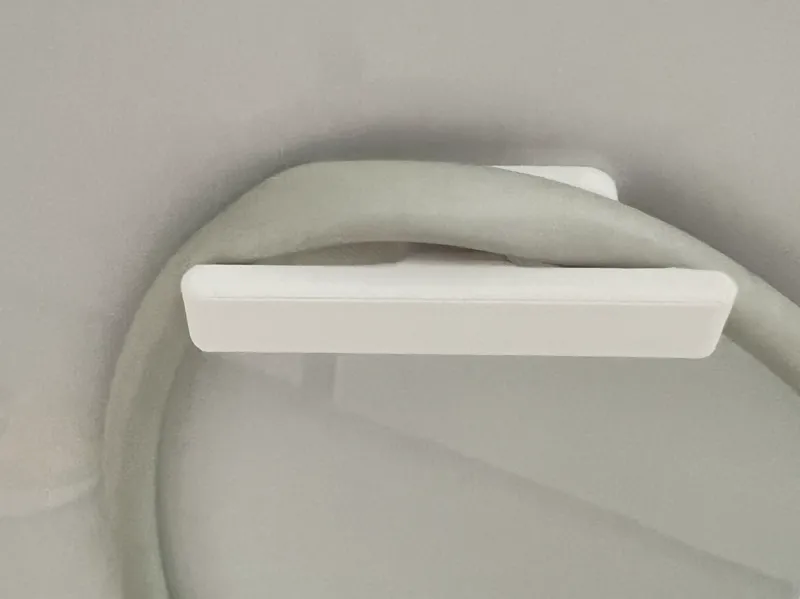 Magnetic cable organizer
