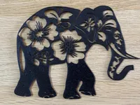 Silhouette d'éléphant à motifs floraux — photo 2