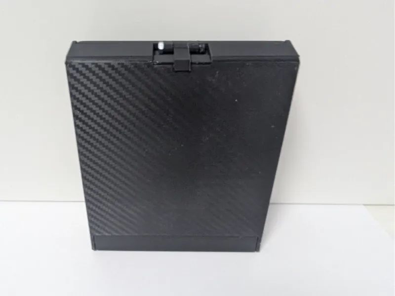 Caja porta machos