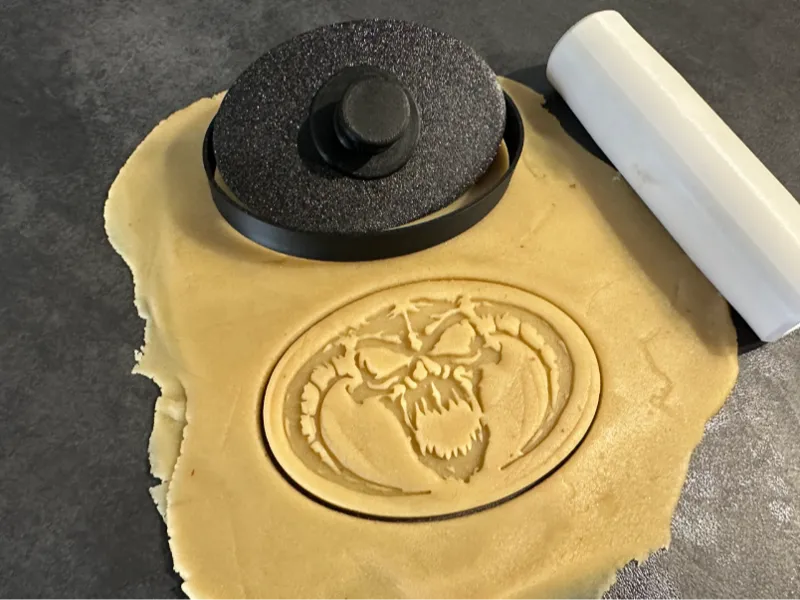 Masters of Hardcore Skull Kecksausstecher Stempel