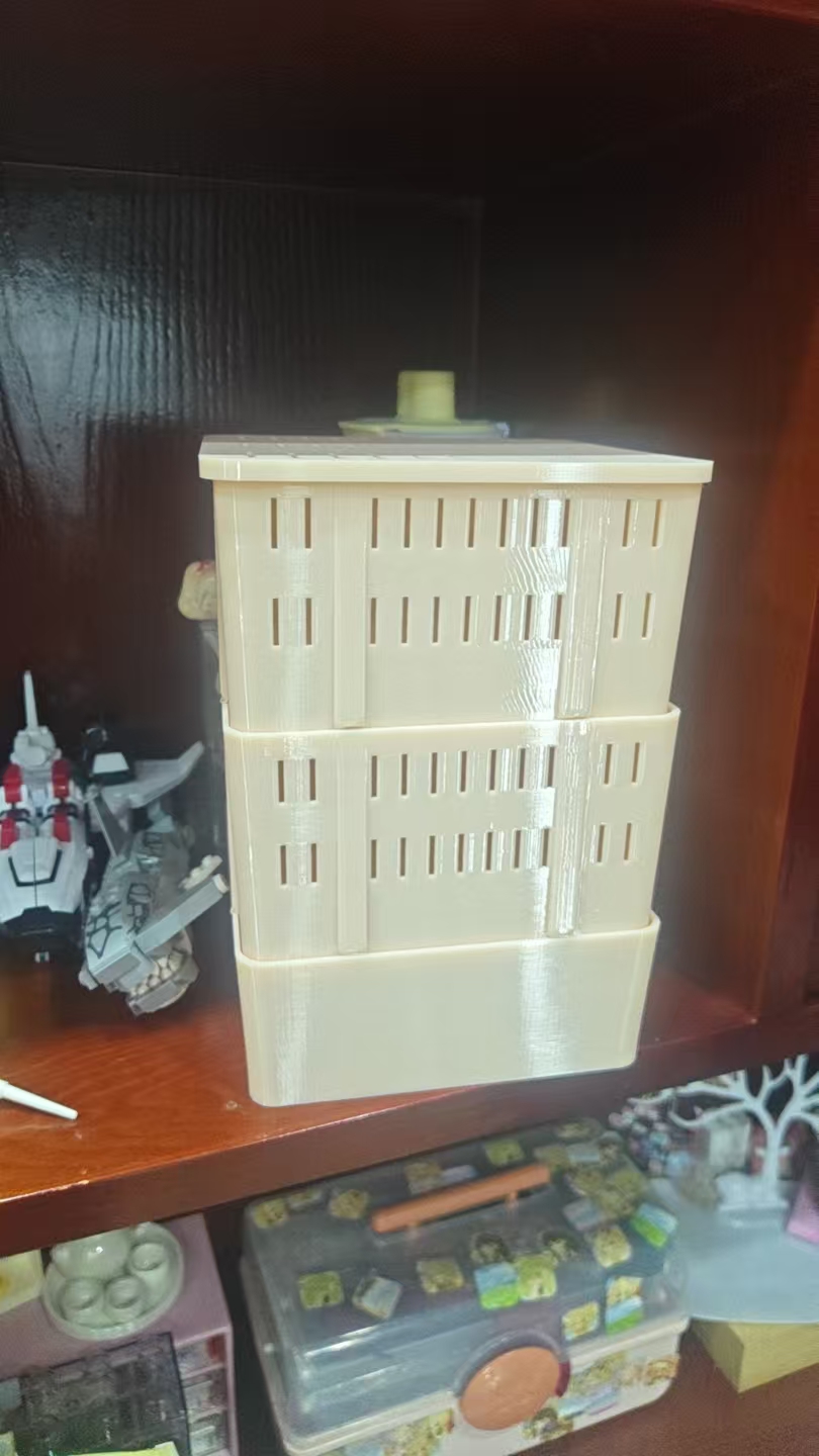 Miniatura 2 do modelo 3D 蚯蚓养殖盒16*16cm