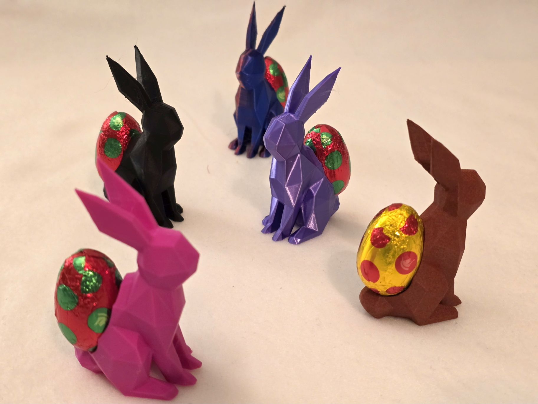 Low Poly Easter Bunny – Egg Holder Edition