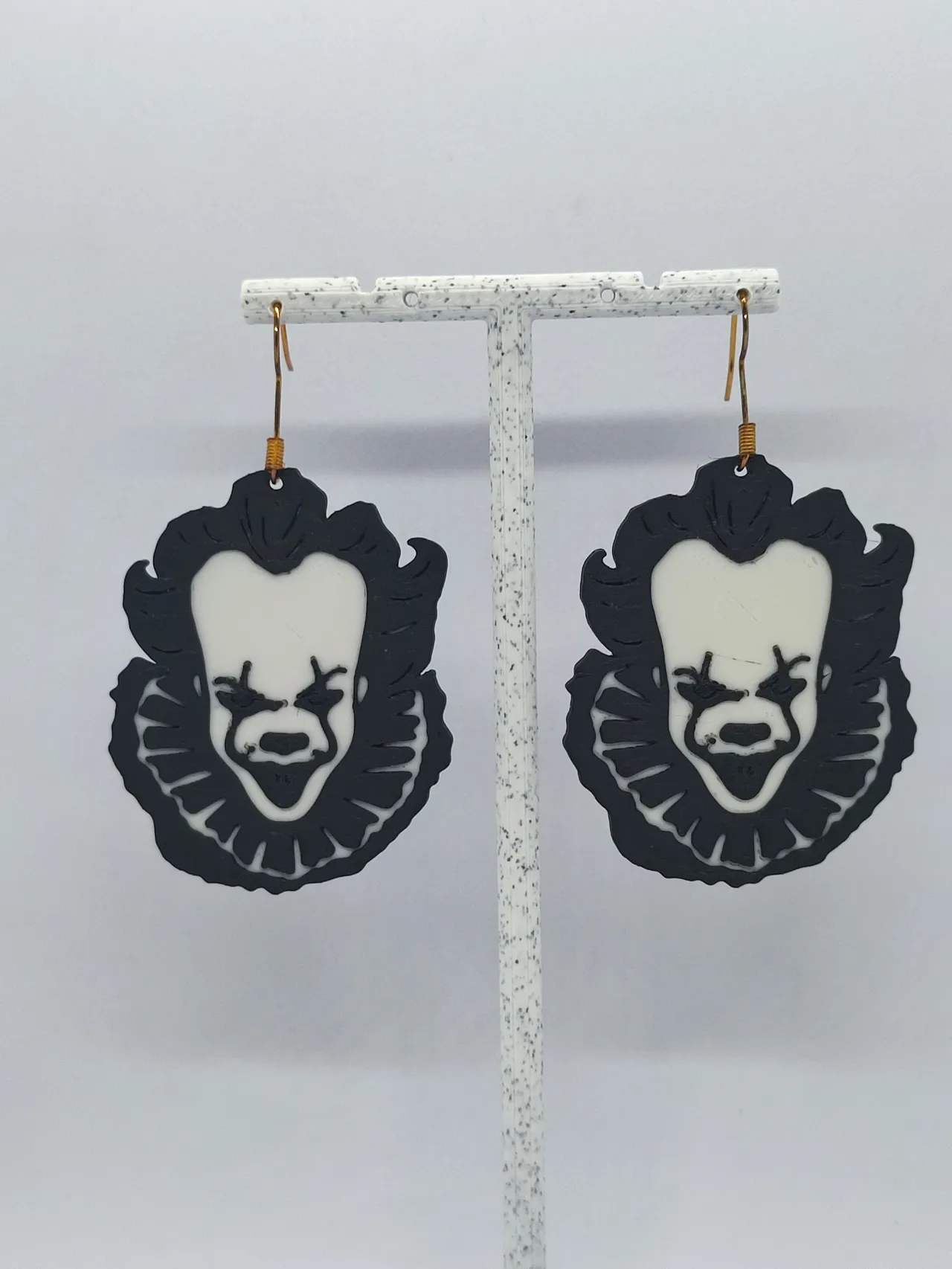 Aretes Pennywise view 3