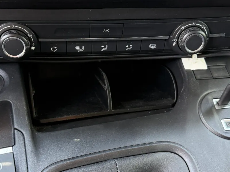 Organisateur console centrale Peugeot Partner