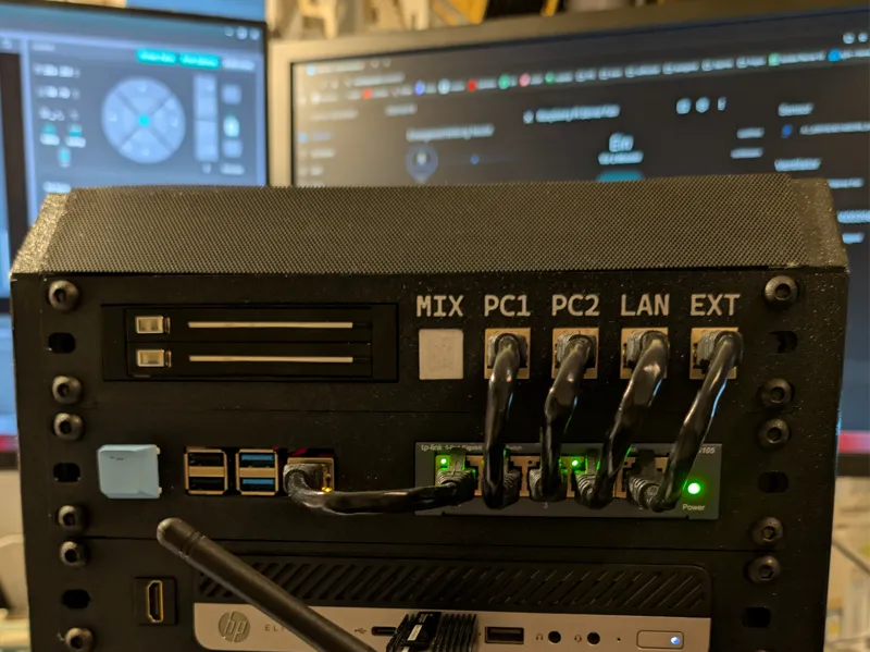 2.5" Drive Dual Bay + 5 Keystone | 10" rack mount
