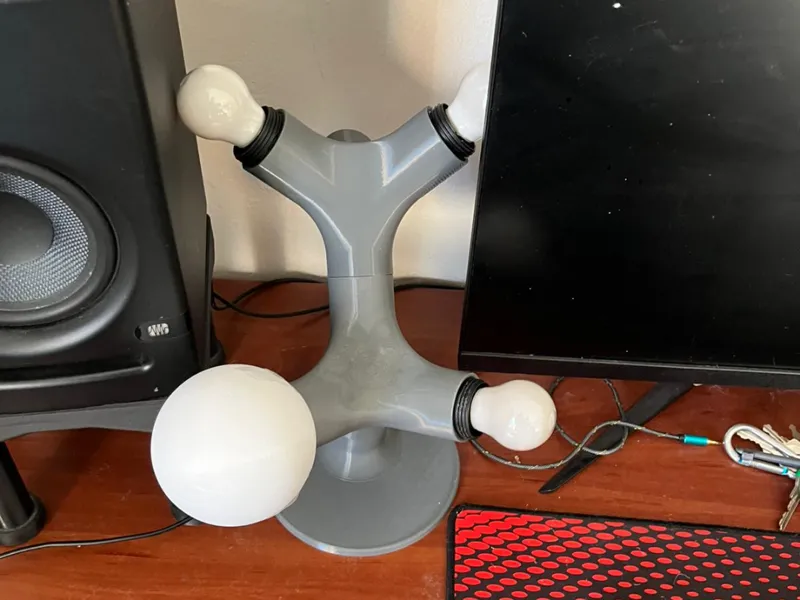 Shade for molecule lamp 