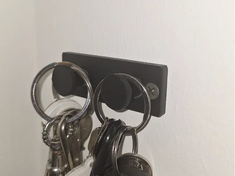Simple key hanger