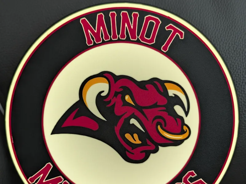 Minot Minotauros Lightbox