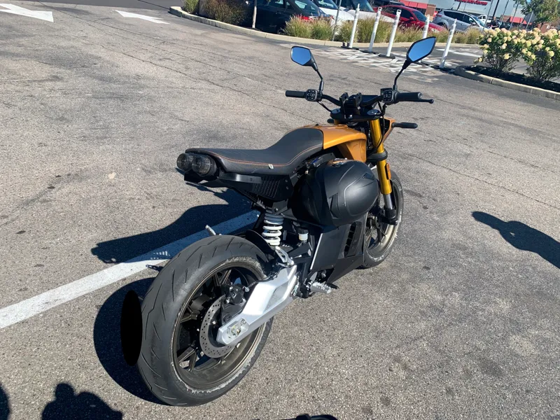 Round integrated tail light bracket (Ryvid Anthem)