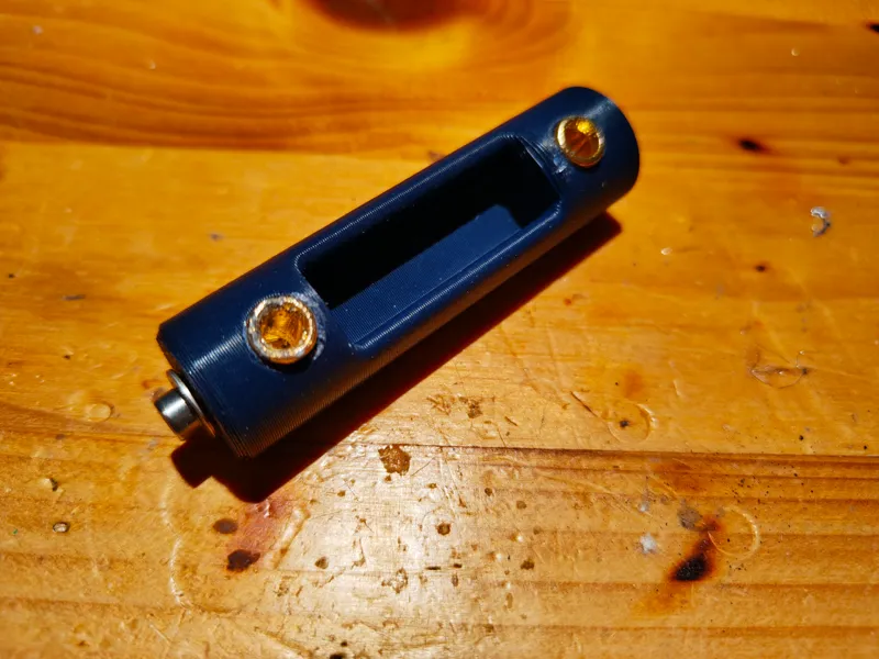 18650 adapter for charging smaller battery cells