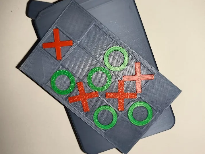 Credit card sized tic tac toe