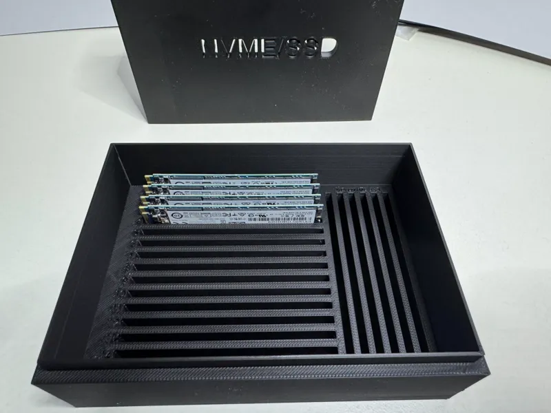 21‑Slot NVMe Storage box 
