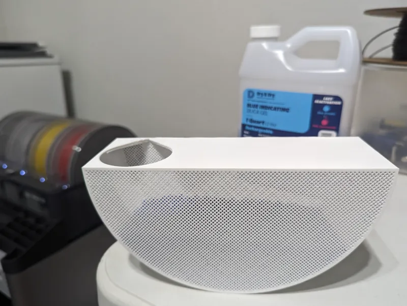 Minimalist Desiccant Basket