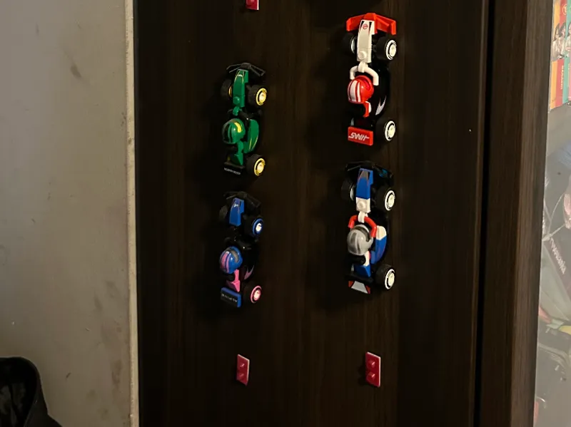 71049 Formula 1 wall mount