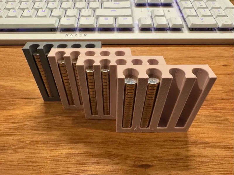 Simple Magnet Holder