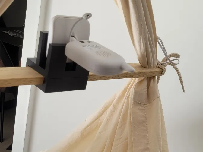 Swing to sleep Camera holder