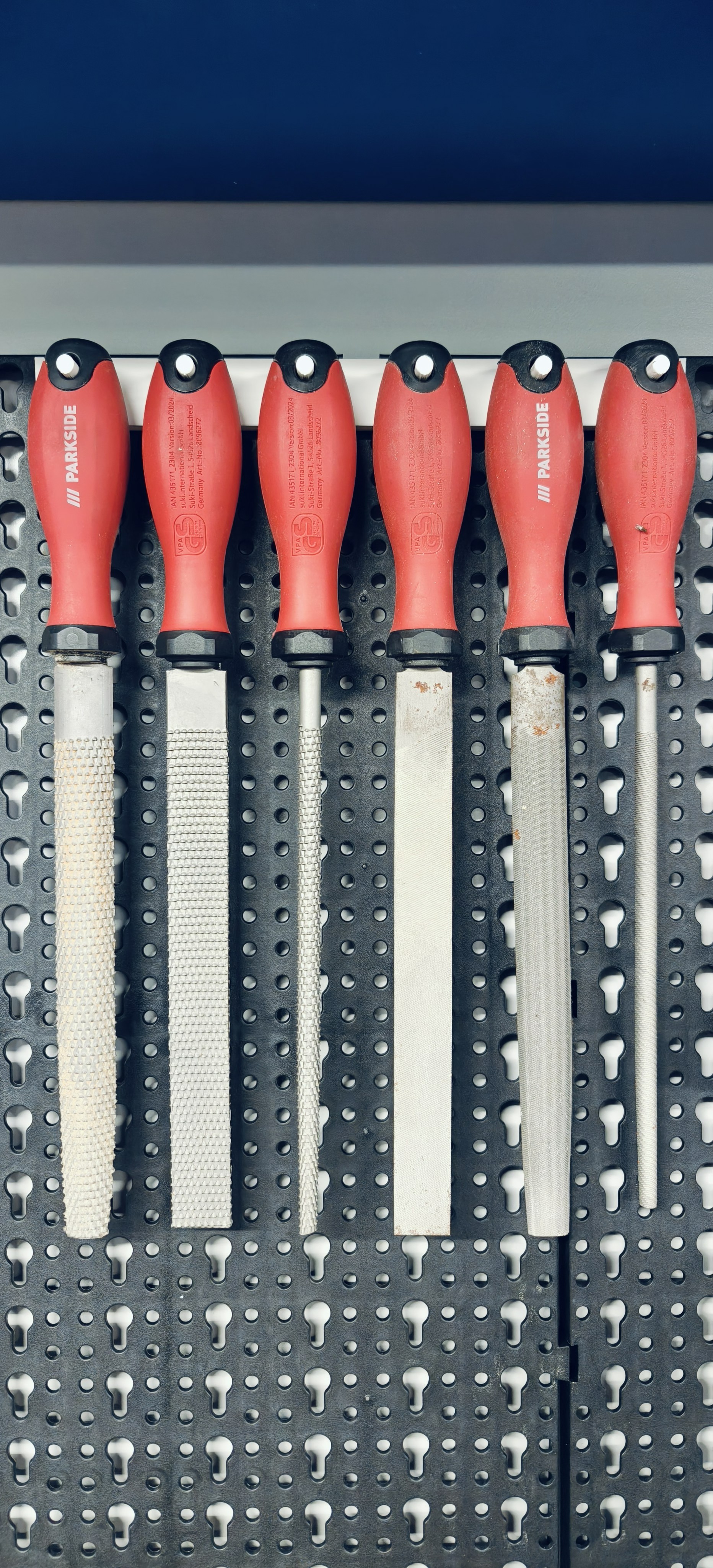 Miniatura 2 do modelo 3D Pegboard wall storage tools