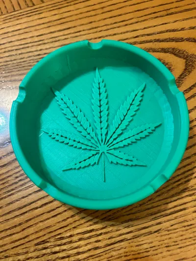 WEED LEAF ASHTRAY