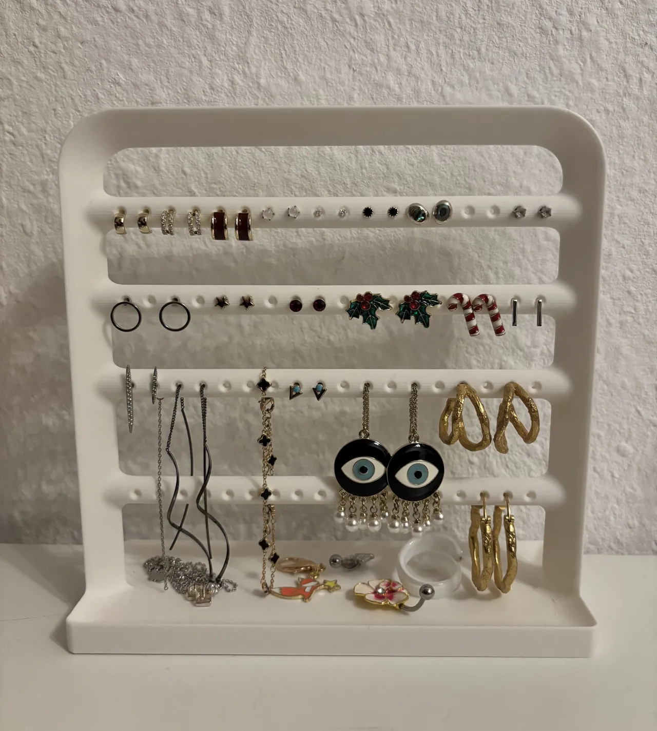 Simple Earring Organizer Stand view 2
