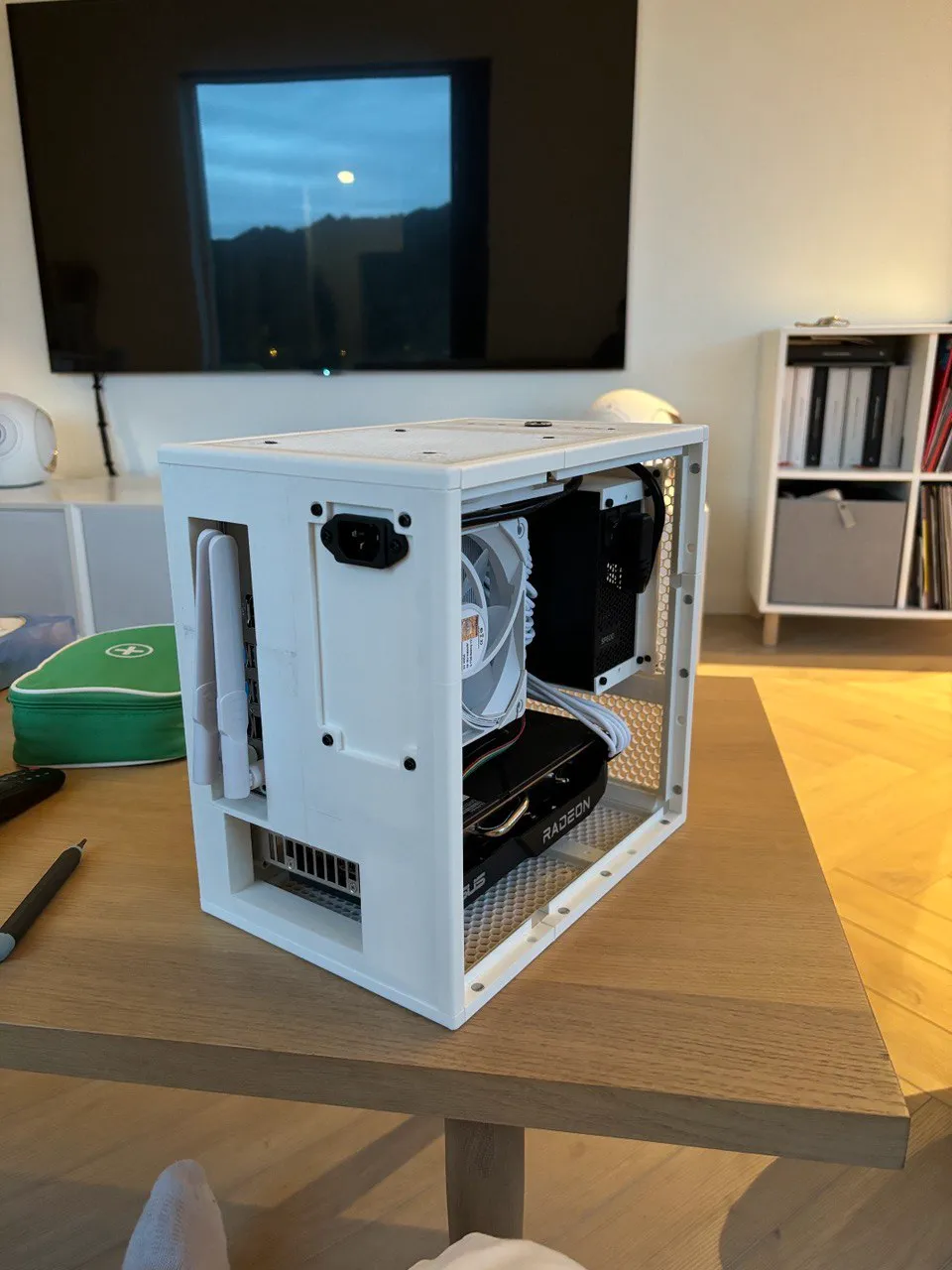 Compact Mini-ITX Computer Case by waagbo MakerWorld: Download Free 3D ...