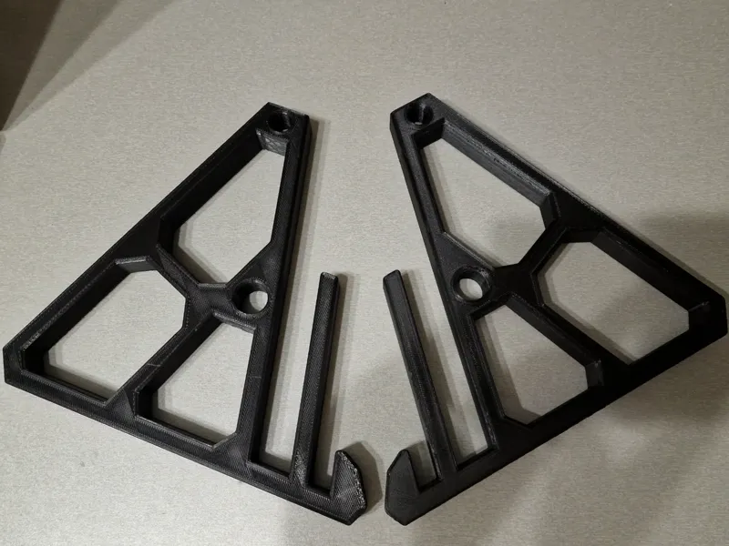 Vertical laptop stand+slot for portable monitor