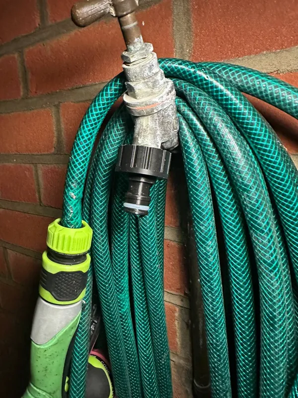 Raccord rapide femelle pour tuyau d'arrosage
