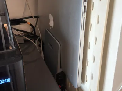 Skadis Laptop Holder with T-Nut system