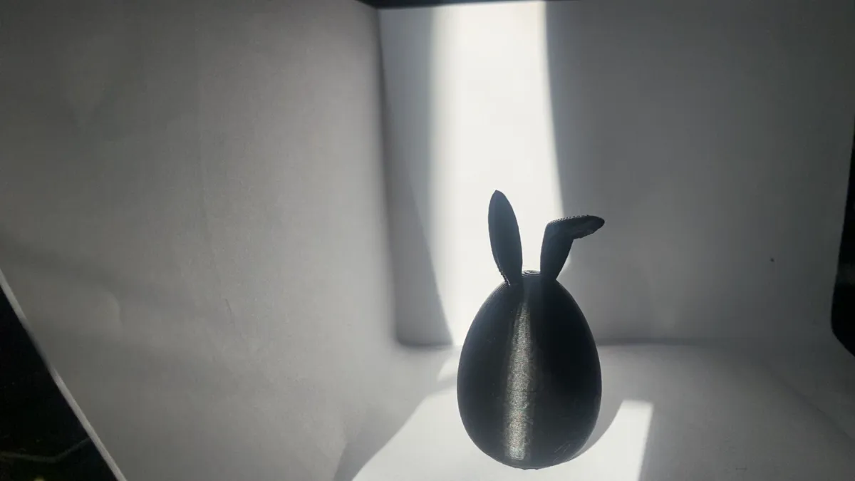 Œuf de Pâques à oreilles de lapin