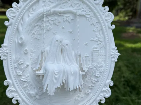 Marco decorativo: Ghost Couple Swinging In Victorian Frame — referencia de MakerWorld