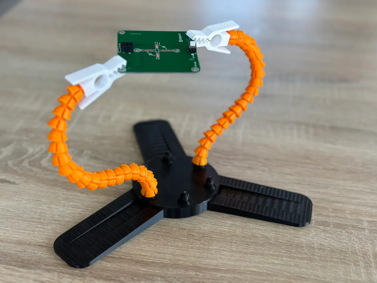Soldering Flexible Arms 2.0 view 3