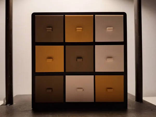 Petite commode miniature