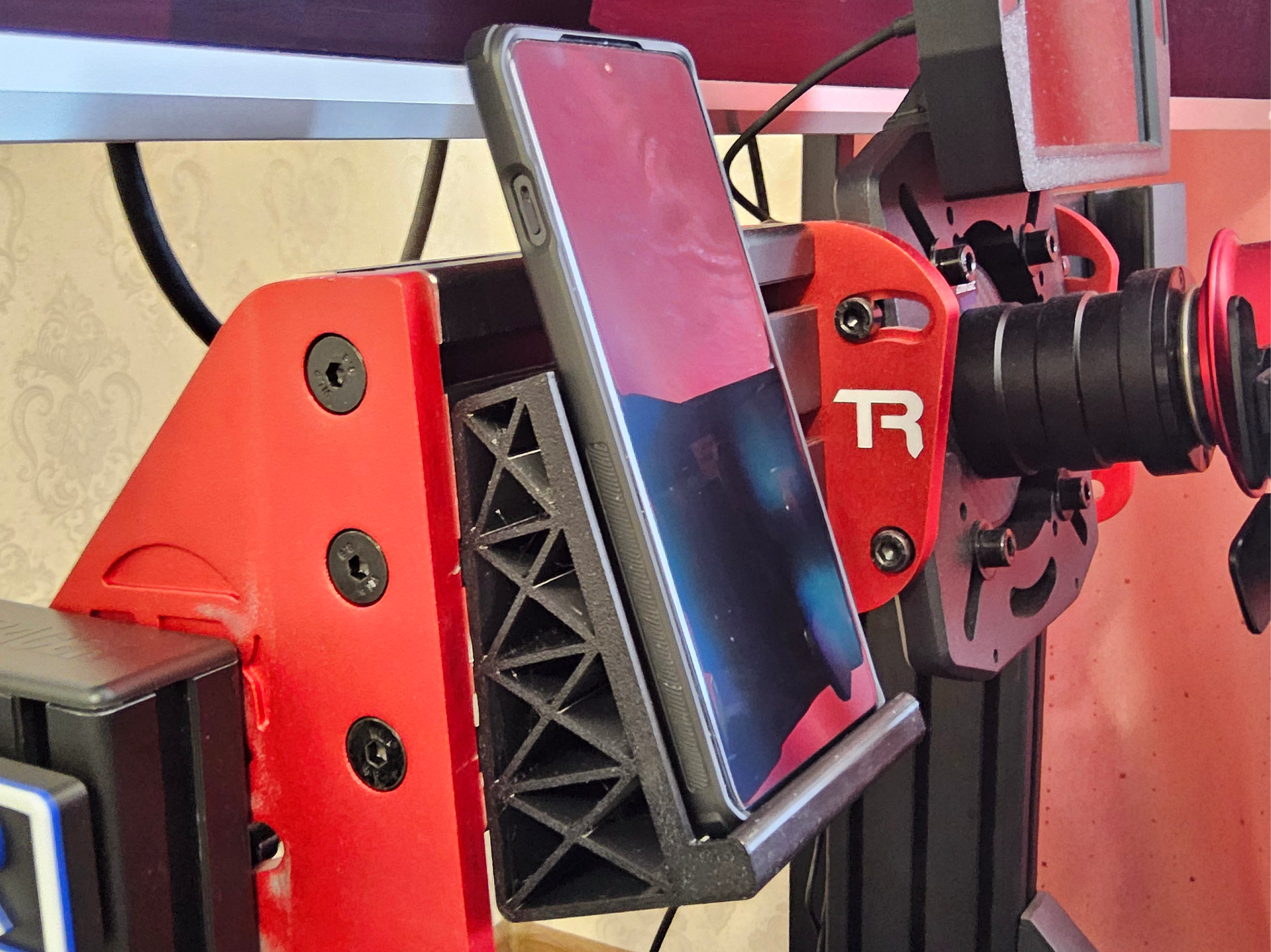 Simracing cockpit phone holder (TPU)