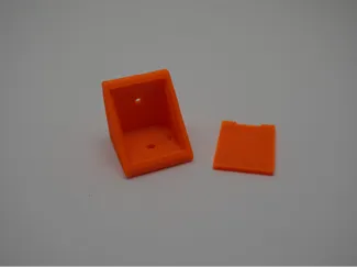 Shelf bracket closable