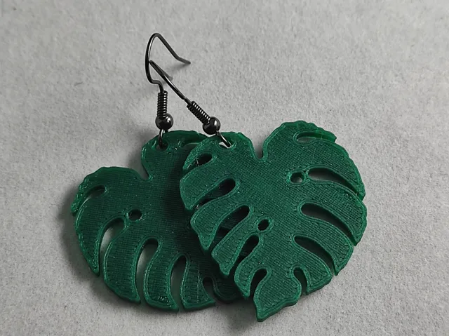 Monstera leaf earrings