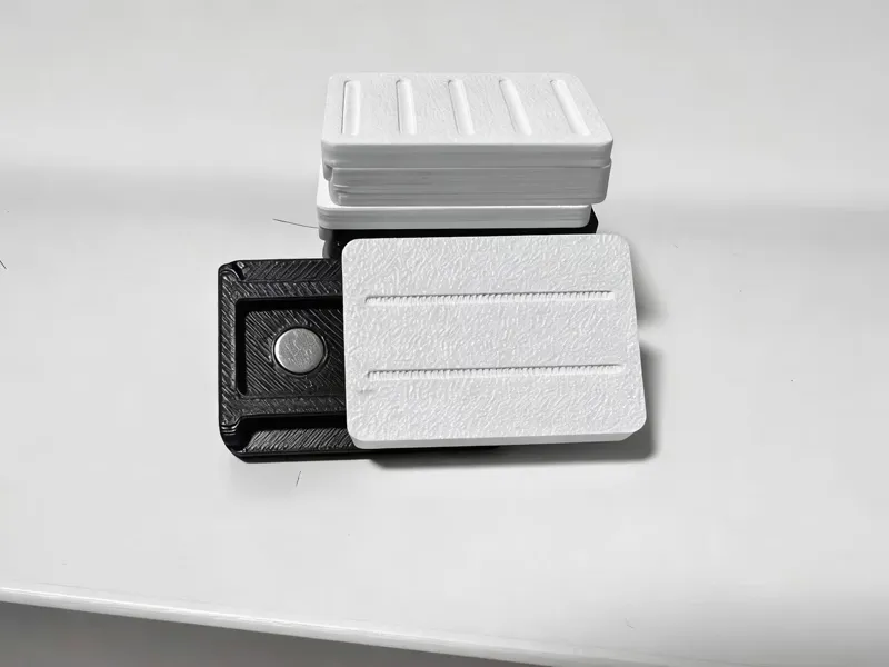 多功能磁吸快拆卡扣 & 解压推推牌（EDC 玩具）