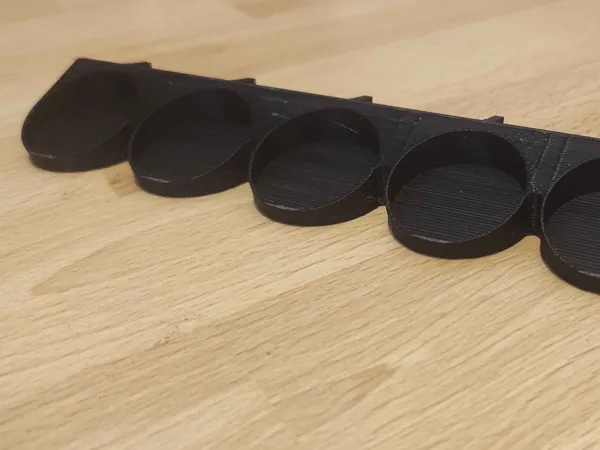 Range-pots de peinture Citadel pour panneau IKEA Skådis