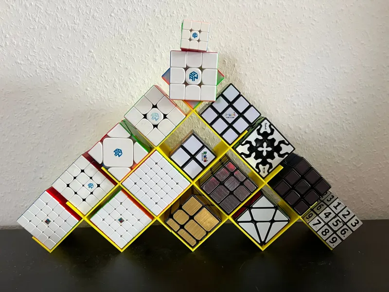 Rubix Cube Stand