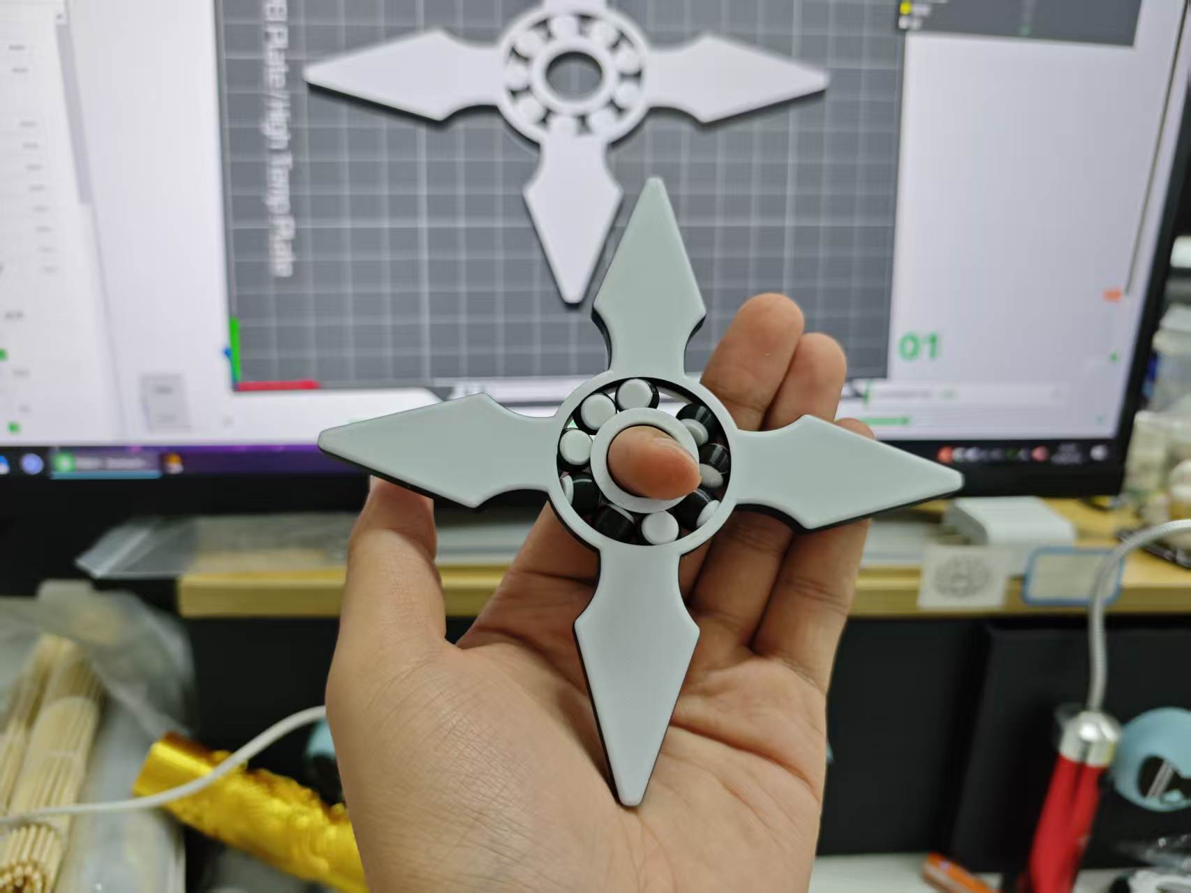 Miniatura 2 do modelo 3D 赛博手里剑四尖刃轴承旋转飞镖（重置版，没有尖刃，适合小孩玩耍）