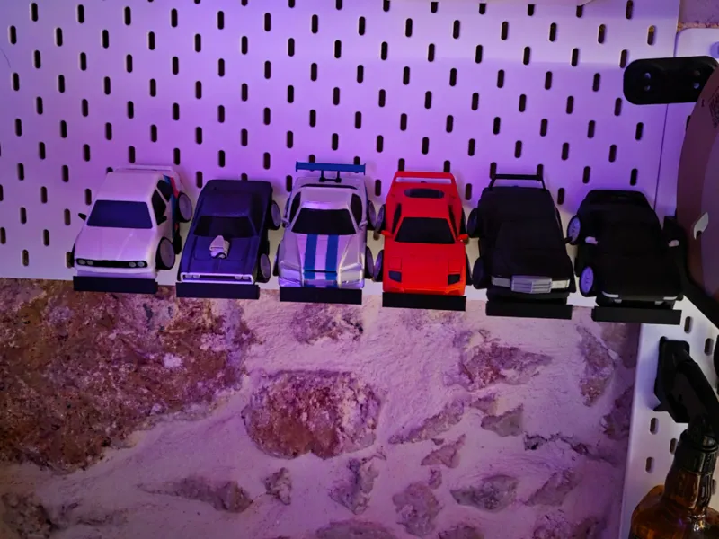 Skadis stand for tooned car by soarpix