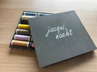 Nähgarnrollenbox mit Deckel für Gütermann