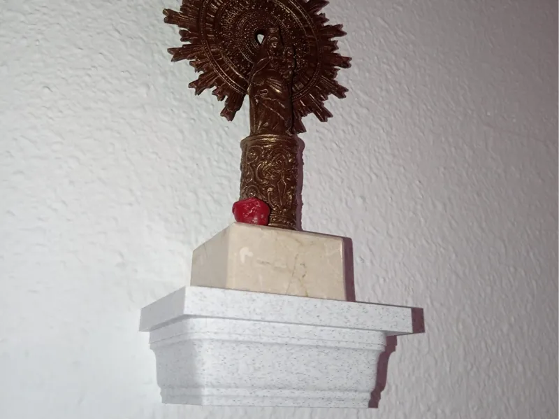 mensula pared