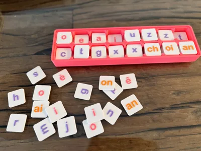 Phonics Letter Tiles w/ Case English, French, more