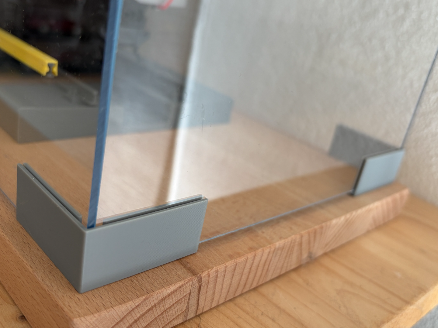 Plexi box corners and top lid corners