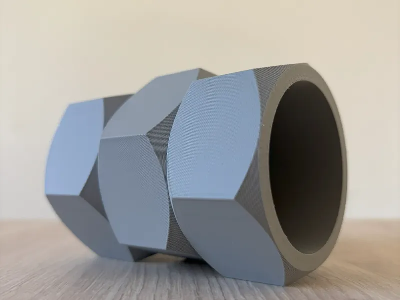 Pot à crayon design ecrou