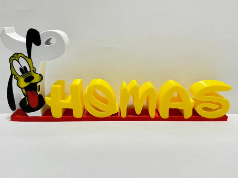 Nome + Iniziale con Pluto Thomas