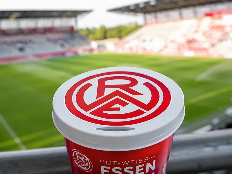 RWE / Rot Weiss Essen /Stadionbecherdeckel 