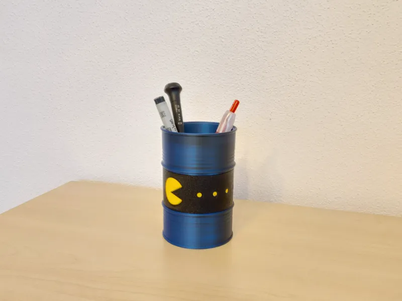 Ölfass Stahlfass Stiftehalter Behälter PacMan