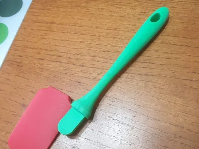 Spatula handle for silicone blade